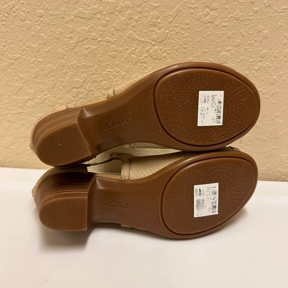 CLARKS Womens Valarie Kimble Open Toe Bootie Sand Nubuck US 8 W EU 39 Perforated - Picture 3 of 6